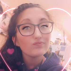 Meet your Posher, Caitlin